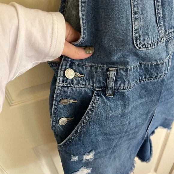 GAP Denim Distressed Shortalls Women’s L Blue Jean Overalls Frayed Hem - Picture 5 of 11